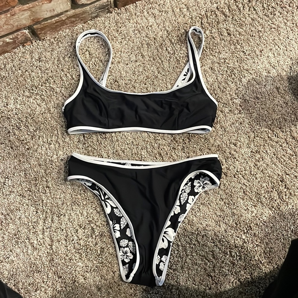 Volcom swim suit